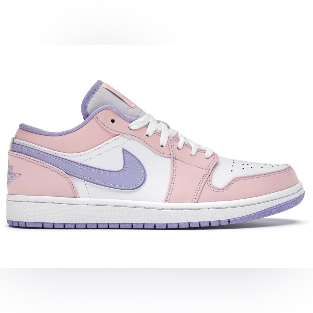 NWT Jordan 1 Low SE in Arctic Punch
